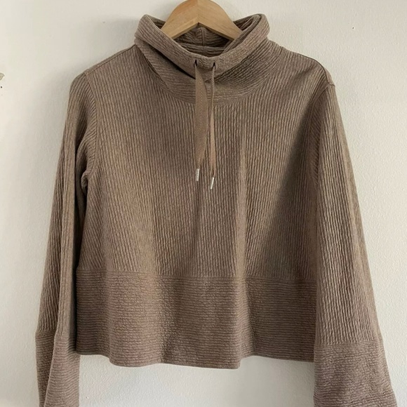 Lululemon Retreat Yourself Pullover - Picture 1 of 2